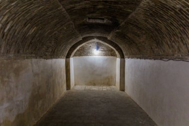 SOLTANIYEH, İRAN - 13 Nisan 2018: İran 'ın Zanjan ilindeki Soltaniyeh (Oljeitu Mezarı) Kubbesinin İçi