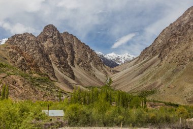 Pamir dağlarındaki Gunt Nehri Vadisi, Tacikistan