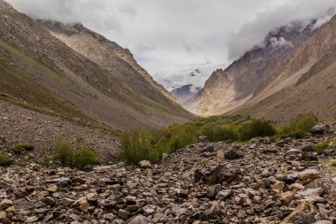 Tacikistan 'ın Pamir dağlarındaki Jizev (Jizeu, Geisev veya Jisev) vadisi