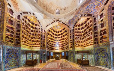 İran 'ın Erdabil kentindeki Şeyh Safi el-Din Ardabili Tapınağı' ndaki Chini Khaneh (Çin Odası)