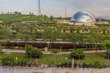 TEHRAN, İRAN - 14 Nisan 2018: Tahran, Ira 'daki Park ve Kutsal Savunma Panorama Müzesi