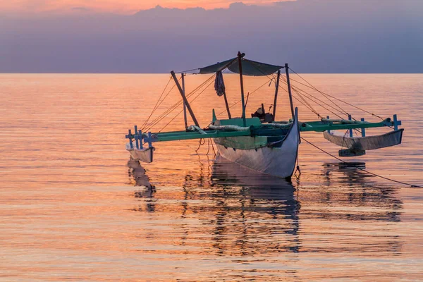 Vista Del Atardecer Bote Bangka Doble Outrigger Isla Siquijor Filipinas — Foto de Stock