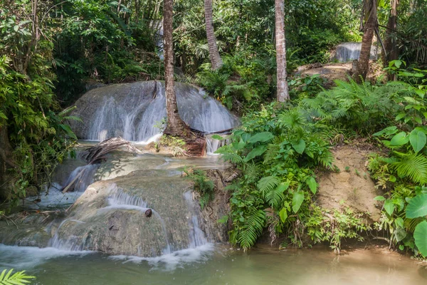 Siquijor Adası, Filipinler 'deki Lugnason Şelalesi