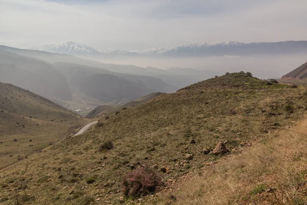 Mglisty Widok Dolinę Alamut Iranie — Zdjęcie stockowe