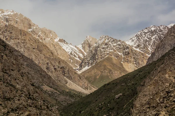 Declives Nevados Das Montanhas Fann Tajiquistão — Fotografia de Stock