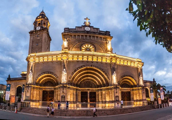 Manila Philippines Января 2018 Вечерний Вид Малую Базилику Кафедральный Собор — стоковое фото