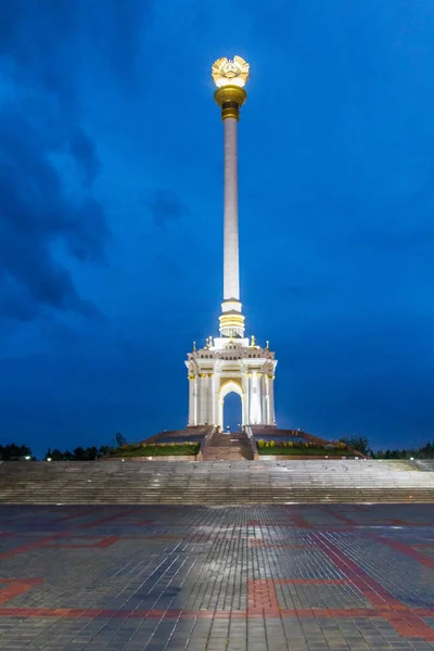 Dushanbe Tajikistan Maj 2018 Pomnik Niepodległości Duszanbe Stolicy Tadżykistanu — Zdjęcie stockowe