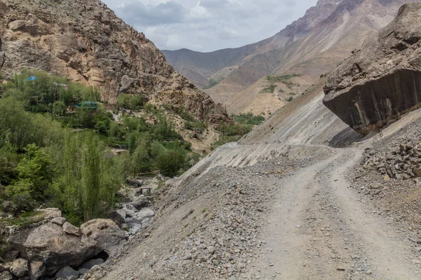 타지키스탄의 산맥에 하프트 마을의 — 스톡 사진