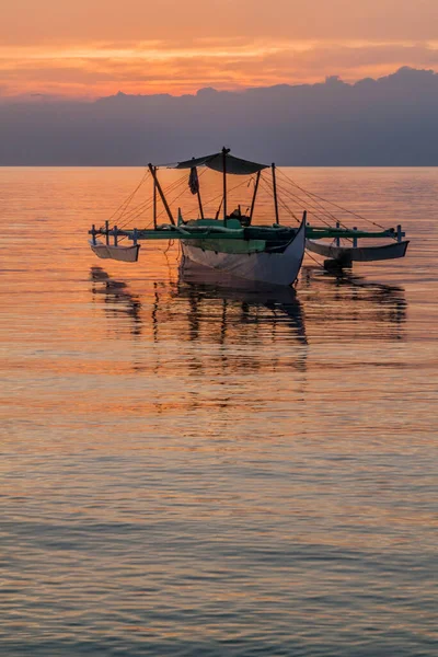 Vista Del Atardecer Bote Bangka Doble Outrigger Isla Siquijor Filipinas — Foto de Stock