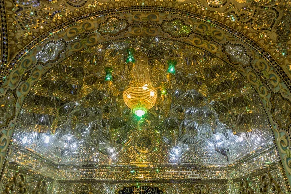 Qazvin Iran Kwiecień 2018 Wnętrze Świątyni Imamzadeh Emamzadeh Hossein Qazvin — Zdjęcie stockowe