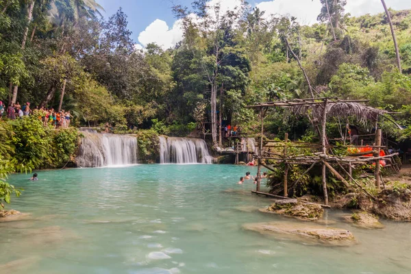 Siquijor Philippines February 2018 Lidé Mají Rádi Cambugahay Falls Ostrově — Stock fotografie