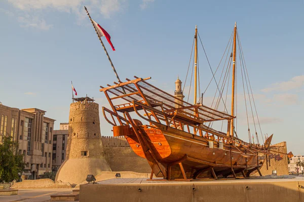 Traditionele Boot Het Fahidi Fort Dubai Verenigde Arabische Emiraten — Stockfoto