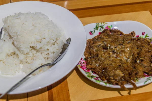 Filipinler Yemek Tortang Dulong Kızarmış Balık Köftesi — Stok fotoğraf