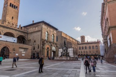 BOLOGNA, İtalya - 22 Ekim 2018: Piazza del Nettuno (Neptün Meydanı) Bologna, İtalya