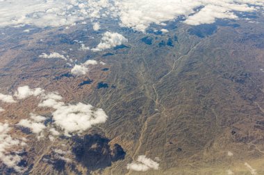 Batı Çin 'deki dağların havadan görünüşü