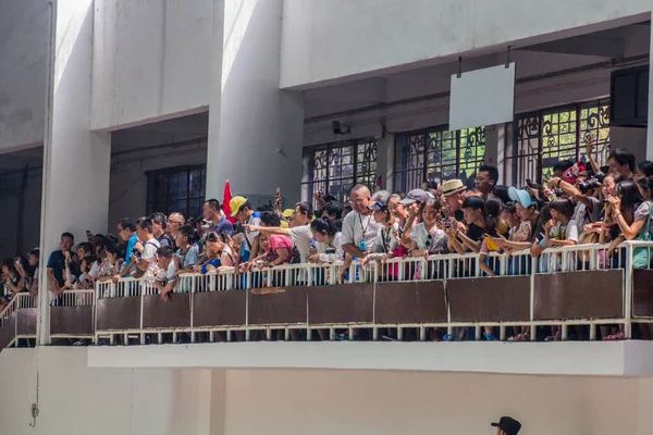 China Agosto 2018 Multitud Visitantes Fosa Del Ejército Guerreros Terracota — Foto de Stock