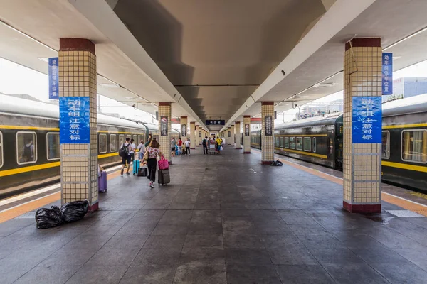 Cambios China Agosto 2018 Plataforma Estación Tren Changsha Provincia Hunan — Foto de Stock
