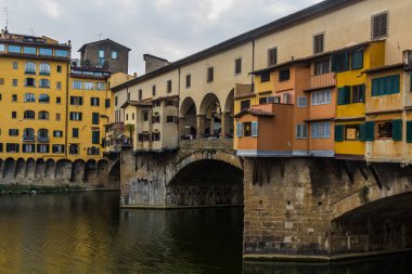 İtalya 'nın Floransa merkezindeki Ponte Vecchio köprüsü