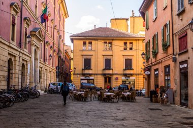 BOLOGNA, İtalya - 22 Ekim 2018: Piazza dei Celestini Meydanı, Bologna, İtalya