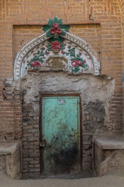 İran, Kazvin 'de eski bir evin kapısı