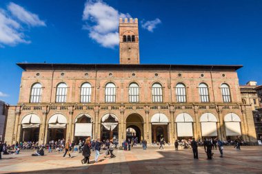 BOLOGNA, İtalya - 22 Ekim 2018: Palazzo del Podesta Sarayı Bologna, İtalya