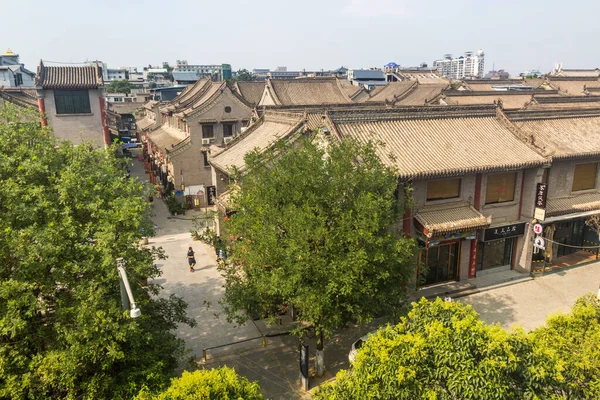 中国西安 2018年8月3日 中国西安老城的建筑和道路 — 图库照片