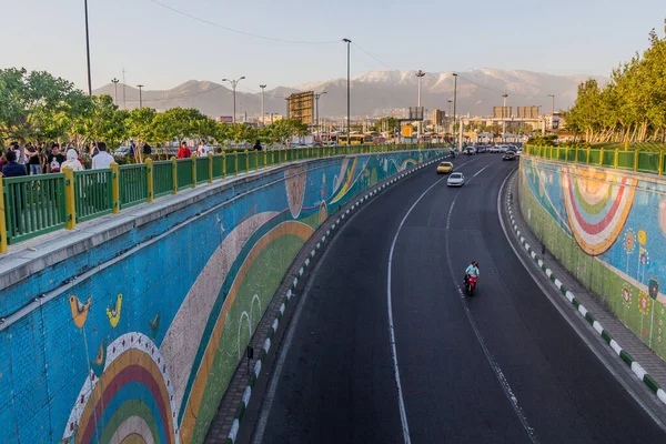 Tehran Iran Dubna 2018 Silnice Věže Azadi Teheránu — Stock fotografie