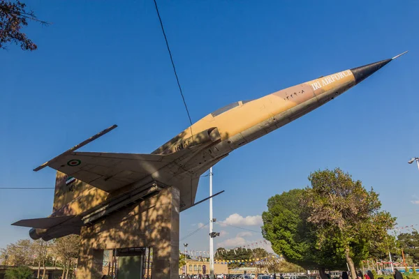 Qazvin Iran April 2018 Fighter Plane Martyr Graveyard Qazvin Iran — Stock Photo, Image