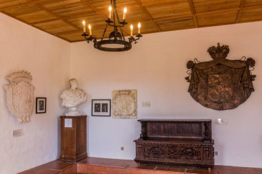 PREDJAMA, SLOVENIA - 17 Mayıs 2019: Predjama Şatosu, Slovenya