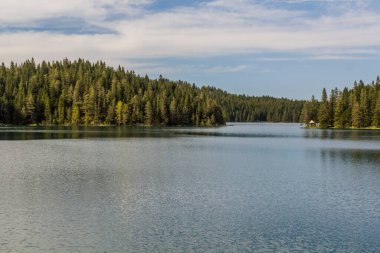 Karadağ 'ın Durmitor dağlarındaki Crno Jezero Gölü Boğazı