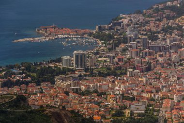 Karadağ 'ın Budva kentinin hava manzarası