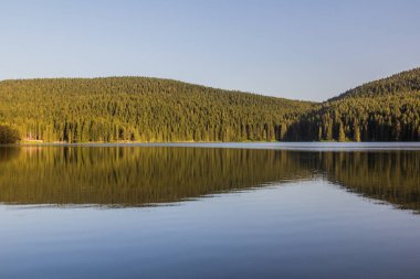 Durmitor dağlarındaki Crno Jezero Gölü, Karadağ