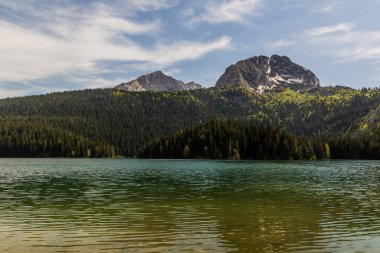 Durmitor dağlarındaki Crno Jezero Gölü, Karadağ