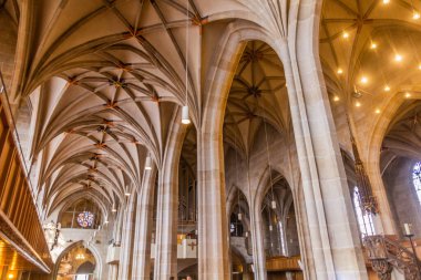 TÜBİNGEN, GERMANY - 31 Ağustos 2019: Tubingen, Almanya 'daki St. George Koleji Kilisesi