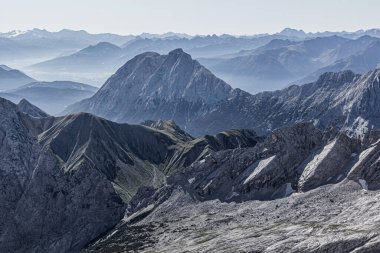 Zugspitze, Almanya 'dan görünen dağların silueti