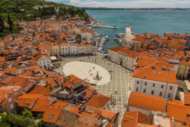 PİRAN, SLOVENIA - 15 Mayıs 2019: Piran kasabası, Slovenya