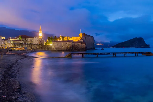 Pemandangan Malam Kota Tua Budva Montenegro — Stok Foto