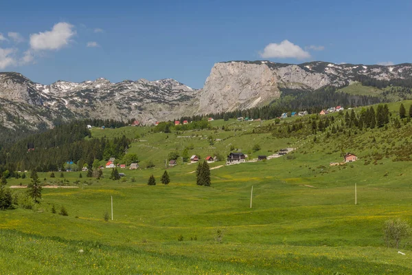 Häuser Des Dorfes Zabljak Und Gipfel Des Durmitor Gebirges Montenegro — Stockfoto