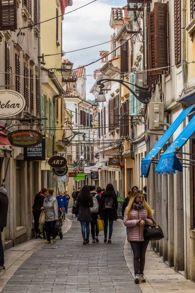 Koper Slovinsko Května 2019 Úzká Ulička Koperu Slovinsko — Stock fotografie