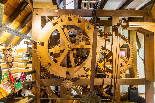 トライベルグ ドイツ 2019年9月2日 ドイツ バーデン ヴュルテンベルク州のトライベルク村にある世界最古の鳩時計の機械 — ストック写真