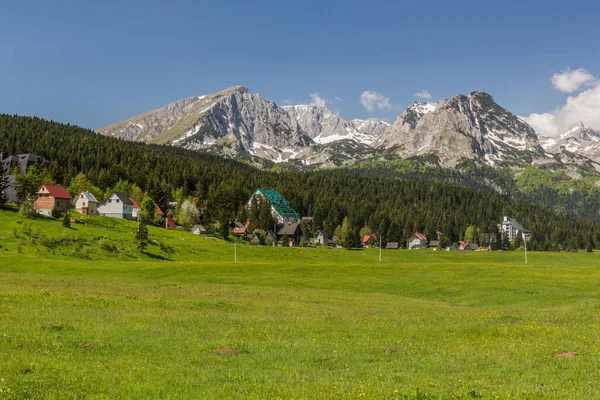 Σπίτια Του Χωριού Zabljak Και Κορυφές Των Βουνών Durmitor Μαυροβούνιο — Φωτογραφία Αρχείου