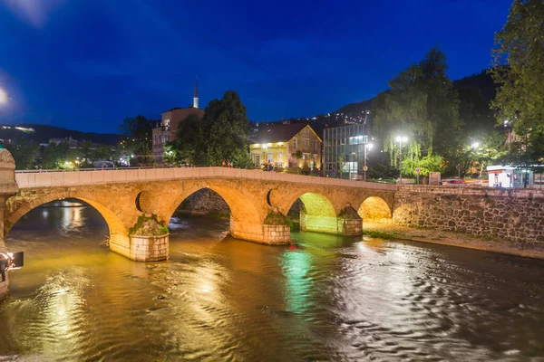 Vista Nocturna Del Puente Latino Sarajevo Bosnia Herzegovina —  Fotos de Stock