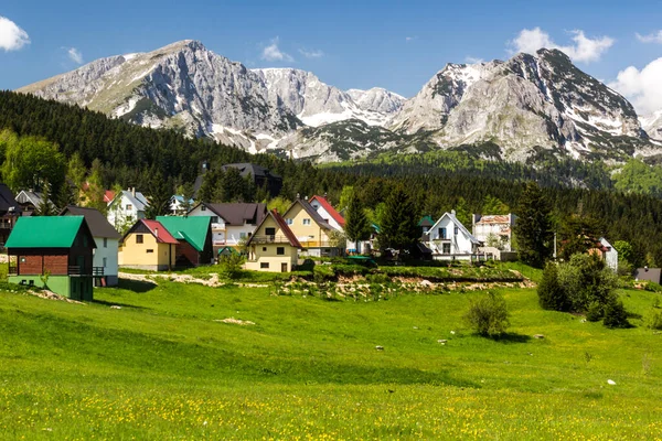 Case Del Villaggio Zabljak Cime Delle Montagne Durmitor Montenegro — Foto Stock