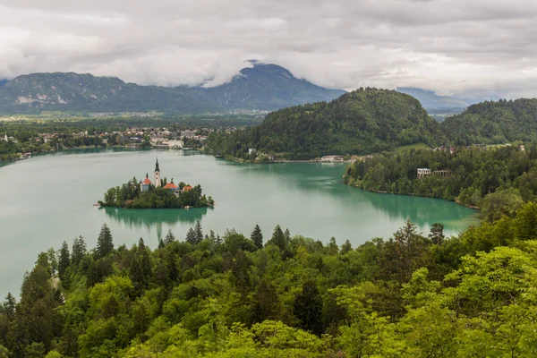 Vista Aérea Lago Bled Com Igreja Peregrinação Assunção Maria Eslovênia — Fotografia de Stock