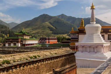 Stupa, Xiahe kasabasındaki Labrang Manastırı, Gansu, Çin