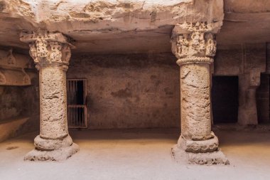 Gujarat Eyaleti, Hindistan, Junagad 'daki Uparkot Kalesi' ndeki Budist mağaraları