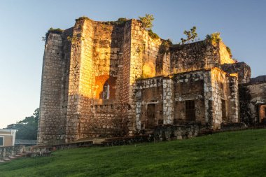 Dominik Cumhuriyeti 'nin başkenti Santo Domingo' nun merkezindeki San Francisco Manastırı..