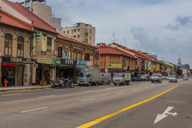 SINGAPORE, SINGAPORE - 10 Mart 2018 Singapur 'daki Geylang Yolu.
