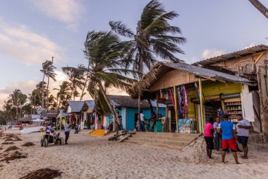 PUNTA CANA, DOMINICAN REPUBLIC - 8 ARALIK 2018: Dominik Cumhuriyeti, Bavaro sahilindeki hediyelik eşya dükkanları