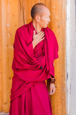 XIAHE, ÇİN - 24 AĞUSTOS 2018: Xiahe kasabasındaki Budist Labrang Manastırı, Gansu, Çin